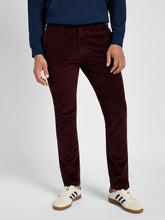 Męskie Spodnie Sztruksowe Lee Slim Chino Velvet Beet 112355773 L71l014782